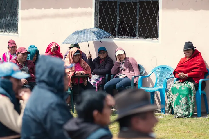 Asamblea comunitaria al aire libre en la parroquia El Shuyo, en Yaruquíes.