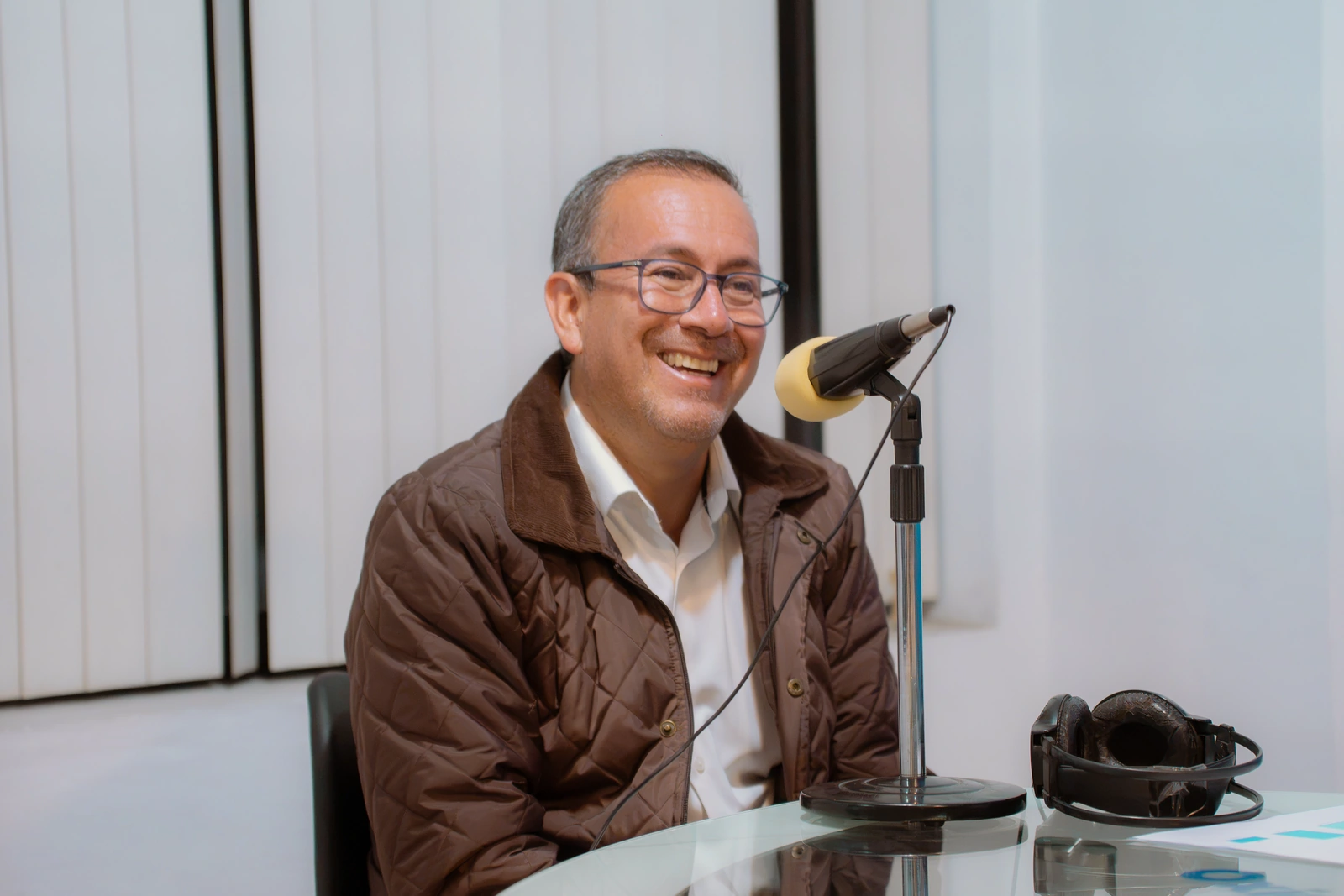 Doryan sonríe durante un encuentro barrial.